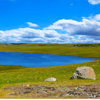 lake-of-aubrac-plateau-in-france-picture-id1255919299