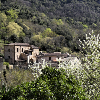 village cévennes printemps